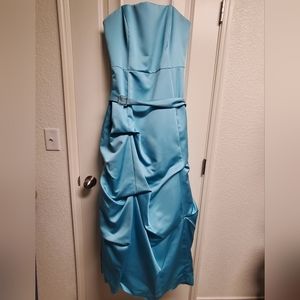 David's Bridal size 16 bride's maid dress teal / turquoise strapless gathered